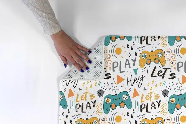 Dywanik Kontrolery do gier i napisy "Let's Play"