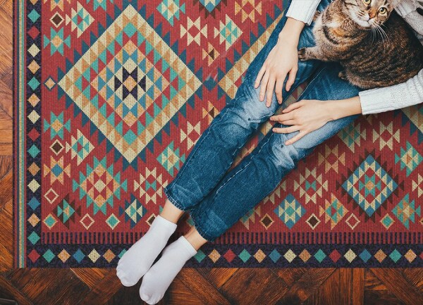 Modny dywan winylowy Kolorowe trójkąty retro