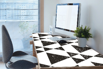 Mata ochronna na biurko Czarno białe trójkąty