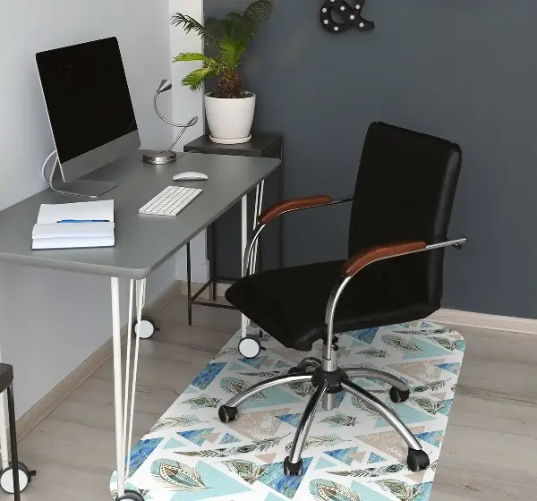 Mata pod fotel ochrona paneli Trójkąty i Pióra
